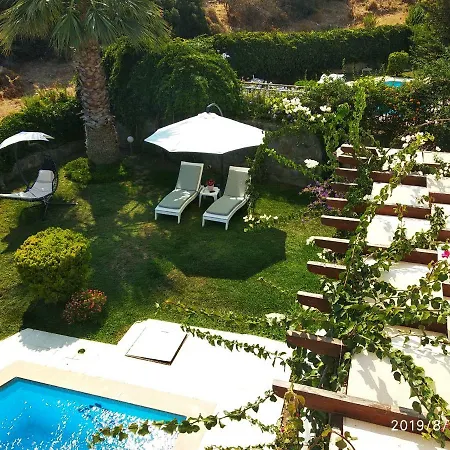Vila Hill View Gardens Giris